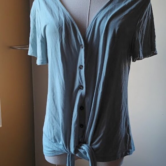 Blue-Green Button-Up Shirt - Picture 3 of 8